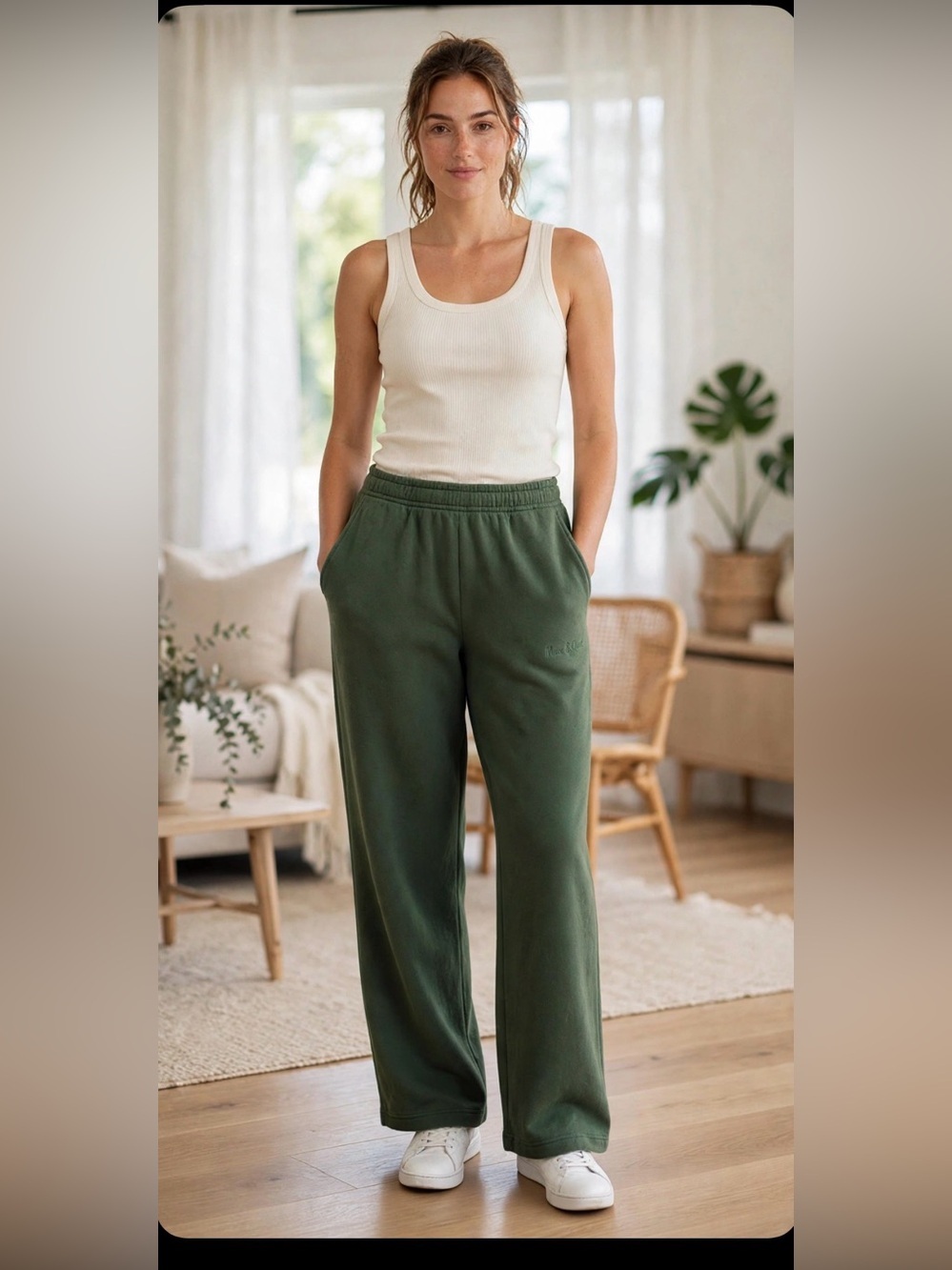 Museum of Peace & Quiet Green Joggers Size M Fleece Sweatpants Pockets